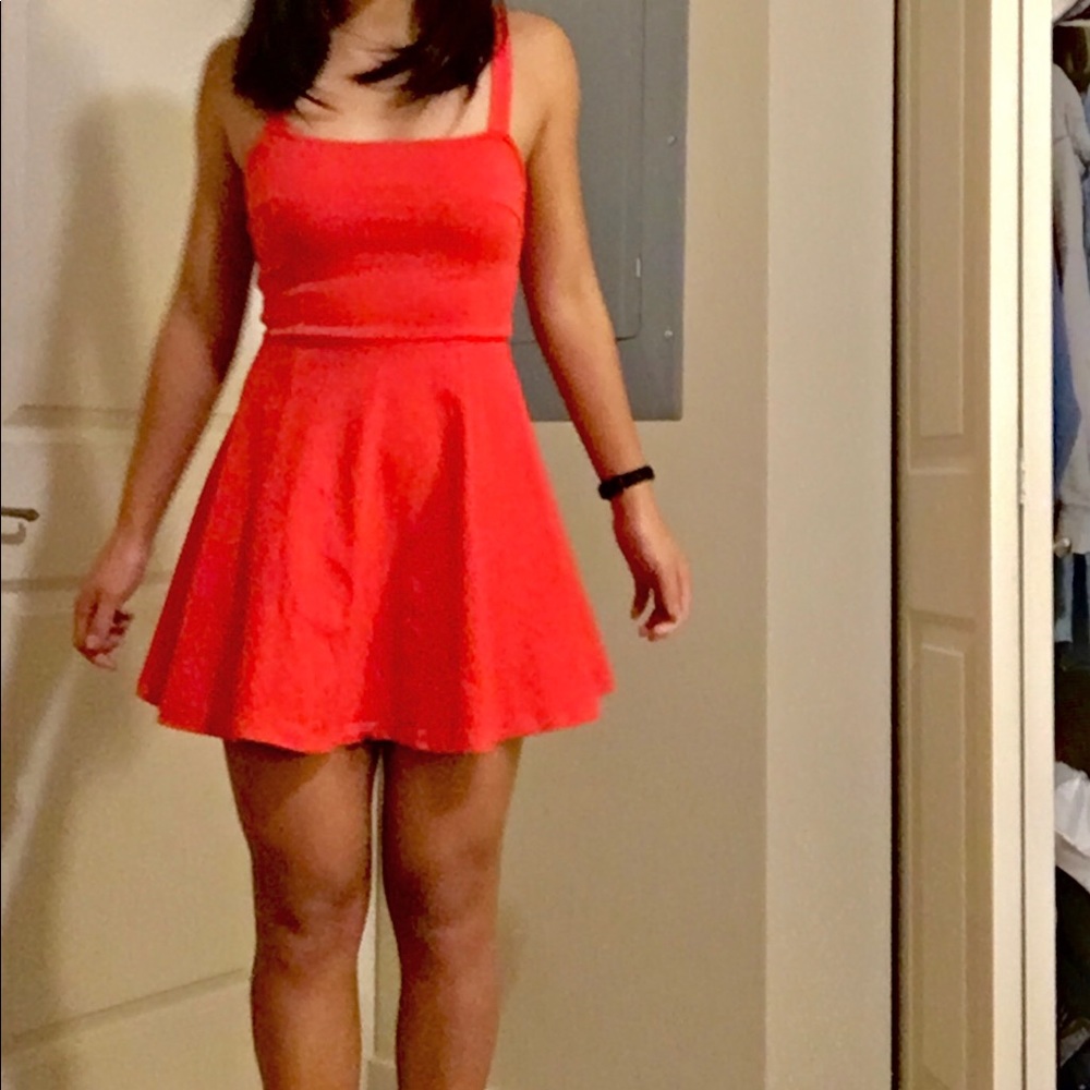 H and M red dress